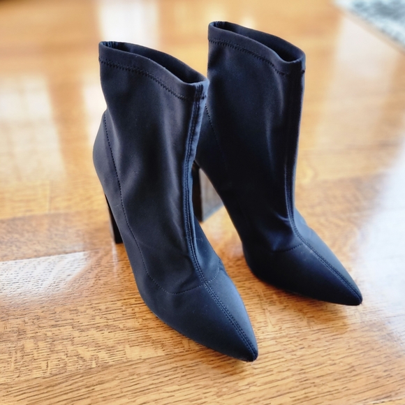 Black Bata Boots, Sz 41/ Size 10 - Block Heel - Picture 3 of 16